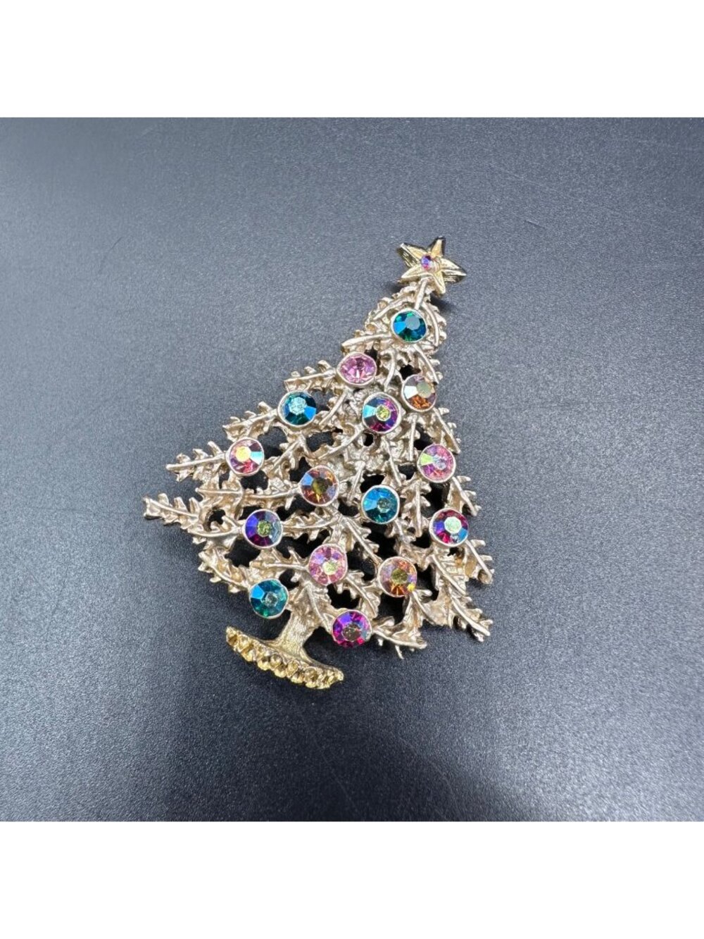 Vintage Christmas Tree Brooch Pin Aurora Borealis Rhinestones Gold Tone Festive - Picture 1 of 6
